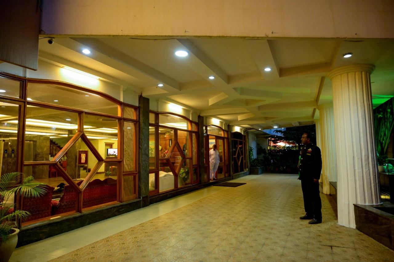 Maya'S Kings Kourt Maiçor Exterior foto