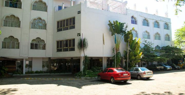 Maya'S Kings Kourt Maiçor Exterior foto
