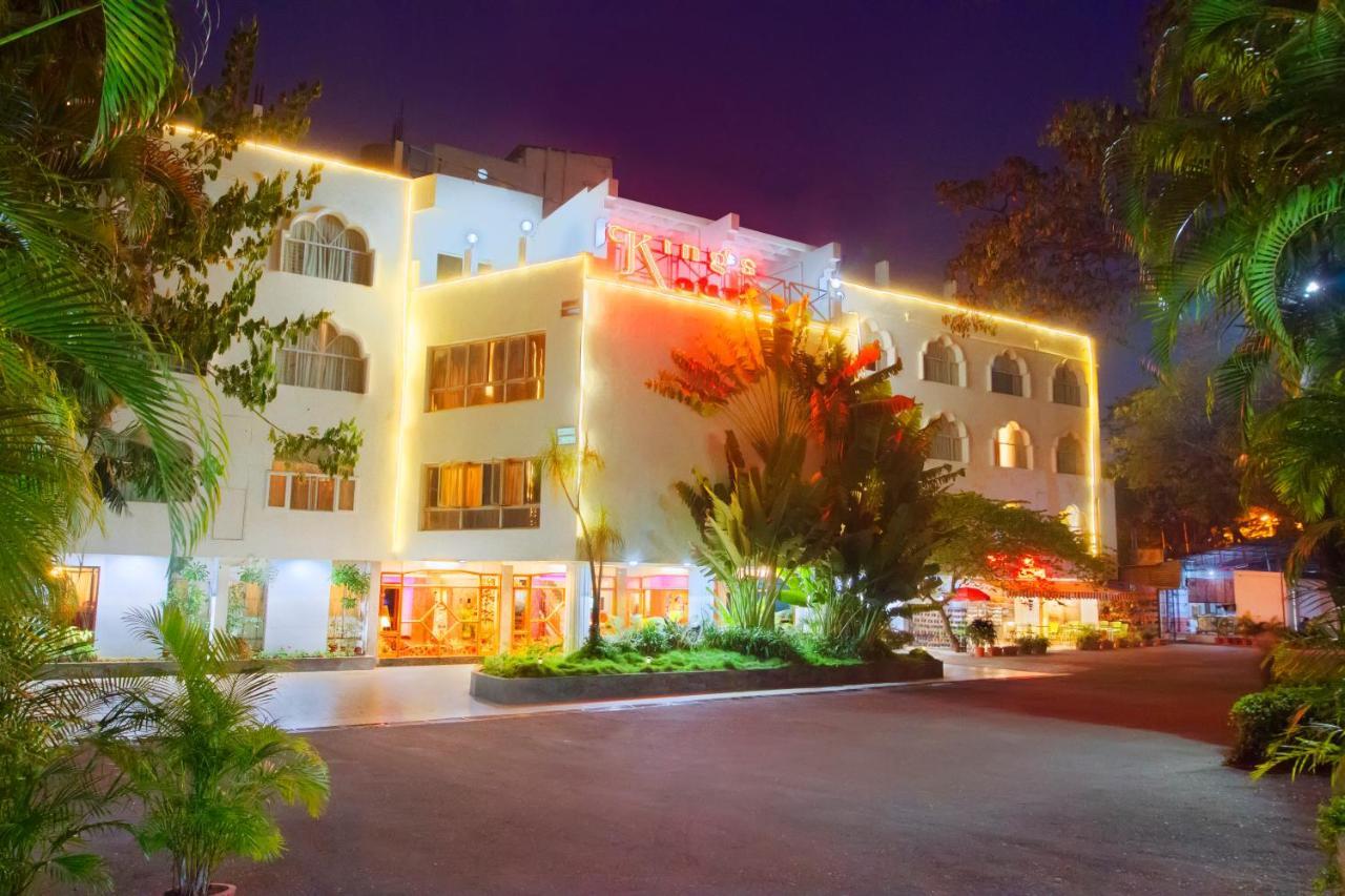 Maya'S Kings Kourt Maiçor Exterior foto